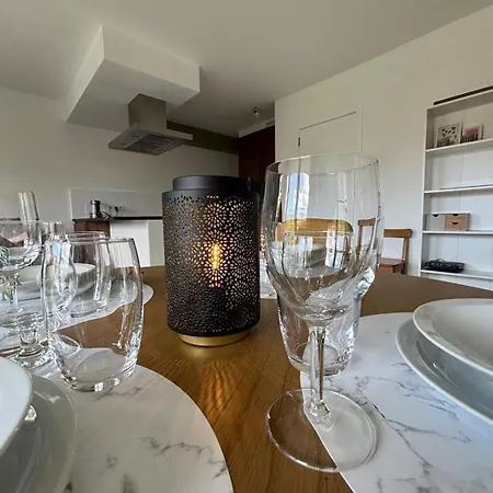 Cozy 1-bedroom Near The In T59